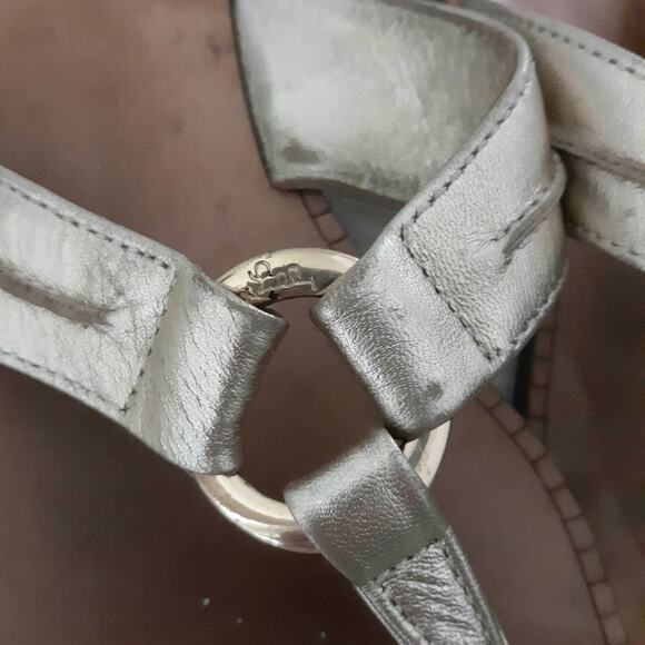 Lilly Pulitzer Gold Sandals 9 - Picture 3 of 6